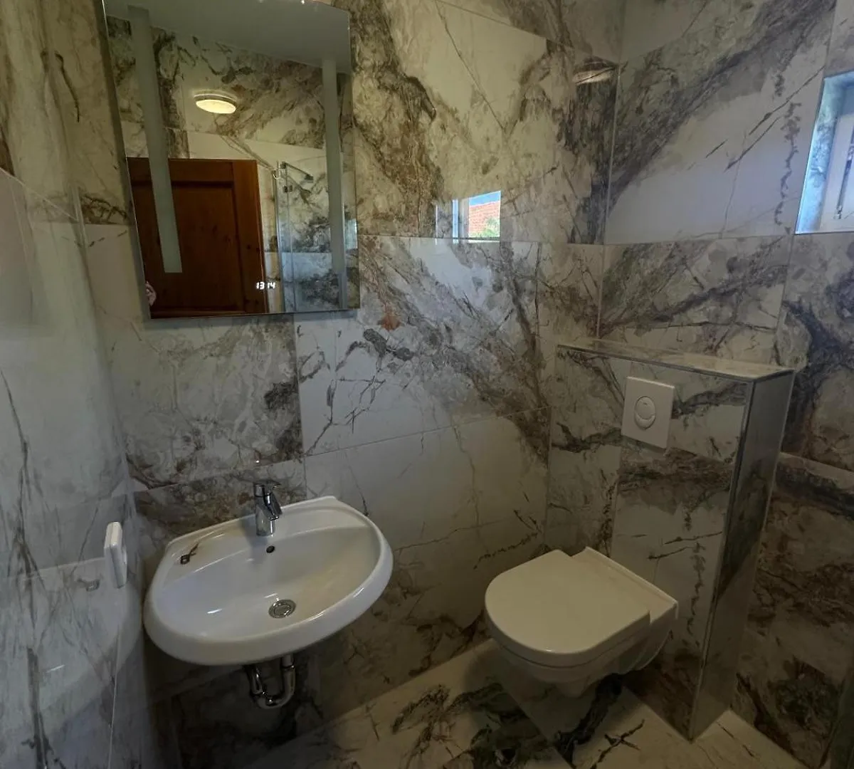 Villa Igor Vir Apartment